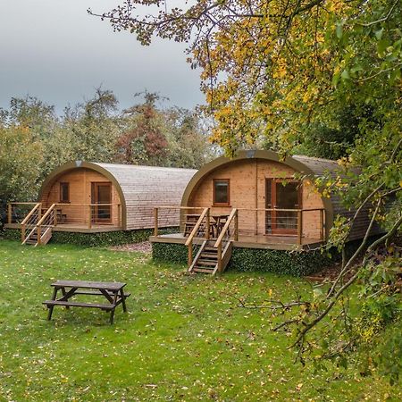Cosy And Eco-Friendly Cabins Next To 16Th Century Pub 뉴마켓 외부 사진