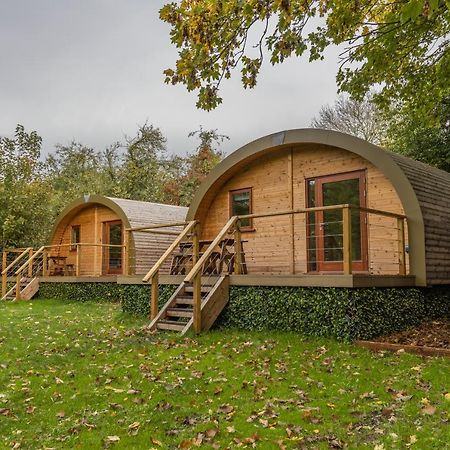 Cosy And Eco-Friendly Cabins Next To 16Th Century Pub 뉴마켓 외부 사진