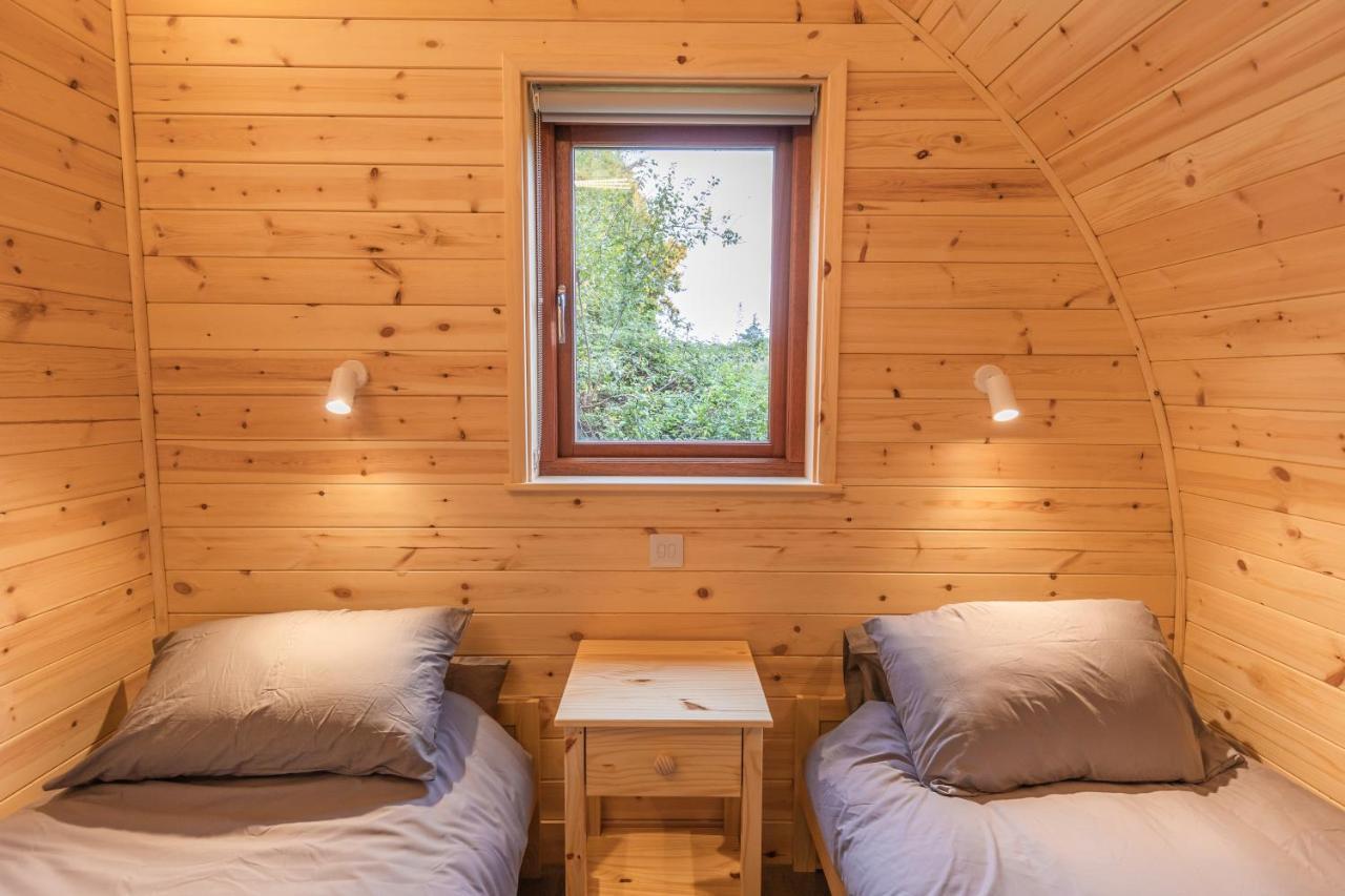 Cosy And Eco-Friendly Cabins Next To 16Th Century Pub 뉴마켓 외부 사진
