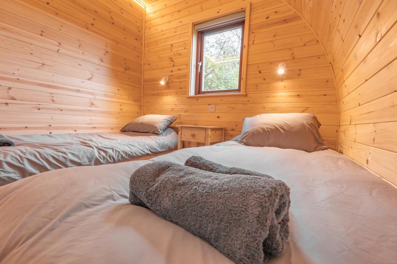 Cosy And Eco-Friendly Cabins Next To 16Th Century Pub 뉴마켓 외부 사진