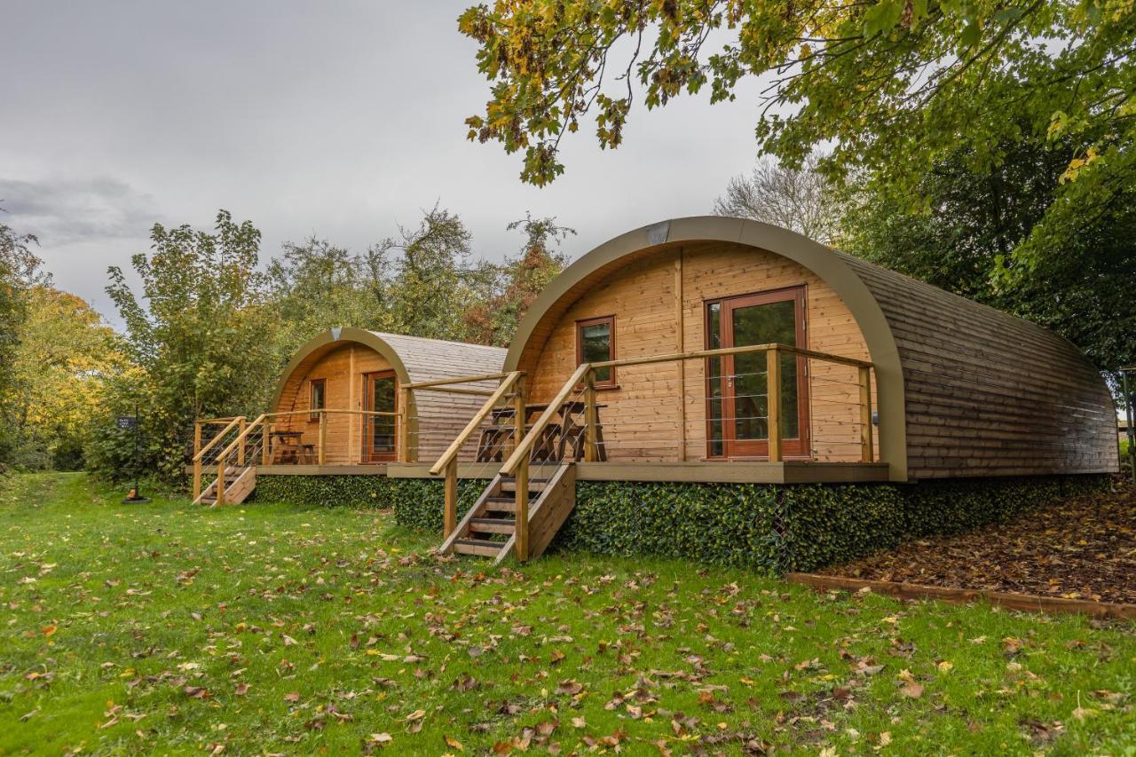 Cosy And Eco-Friendly Cabins Next To 16Th Century Pub 뉴마켓 외부 사진